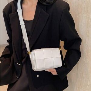 Chic White Woven Leather Pouch Strap Messenger Bag OS New